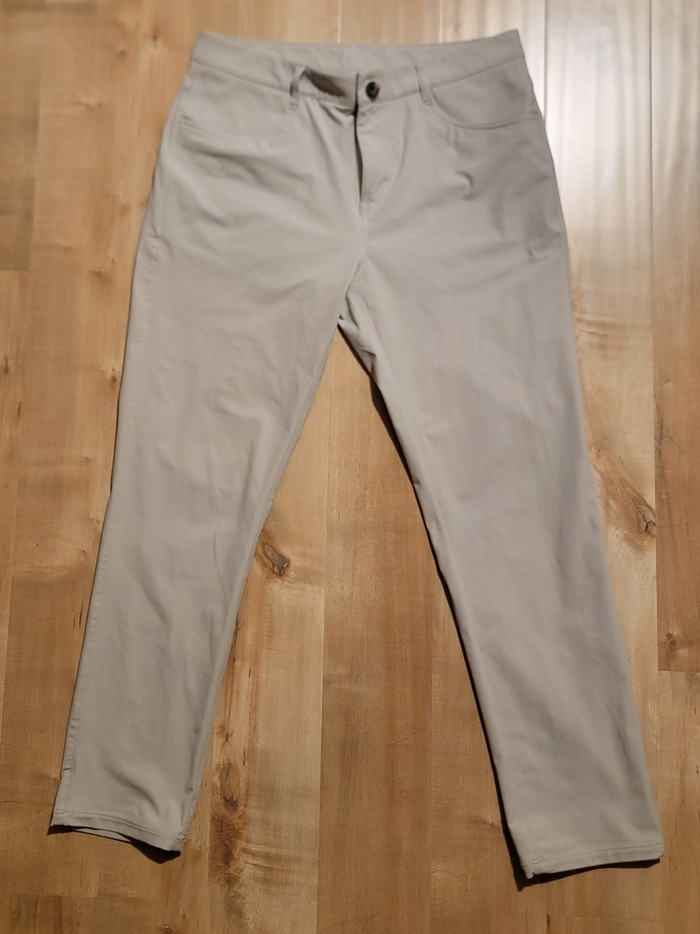 Vuori Meta Pants - Men's Size 32 - Light Gray